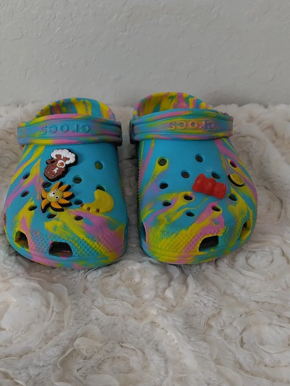 CROCS Tie-Dye Clog Sole in Blue, Pink, Yellow